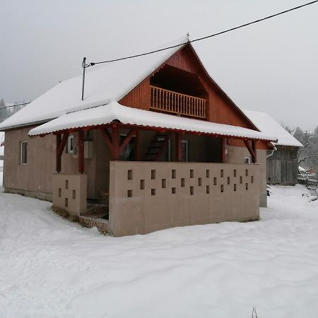 Ugralet Apartment Lunca de Sus ภายนอก รูปภาพ