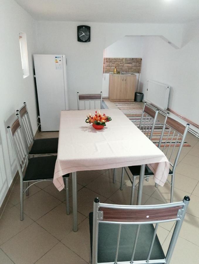 Ugralet Apartment Lunca de Sus ภายนอก รูปภาพ