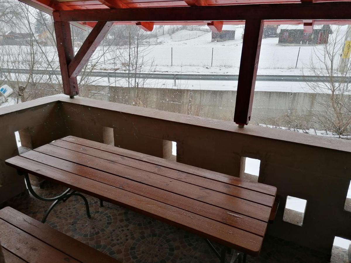 Ugralet Apartment Lunca de Sus ภายนอก รูปภาพ